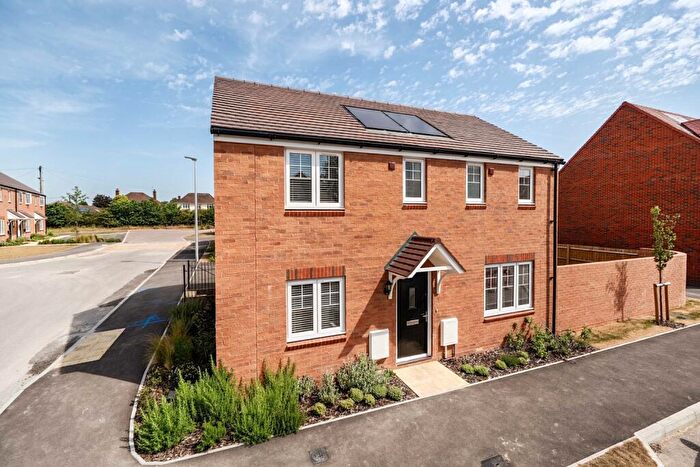 3 Bedroom Detached House For Sale In Lambourn Meadows, Thatcham, RG19