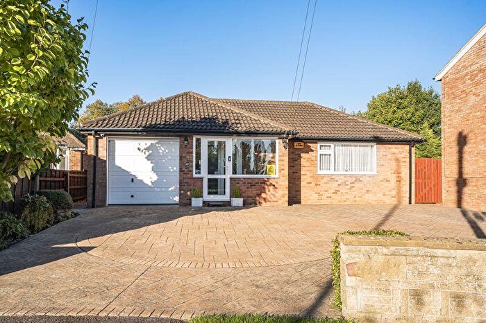 2 Bedroom Bungalow For Sale In Stoke Road, Bletchley, Milton Keynes, MK2
