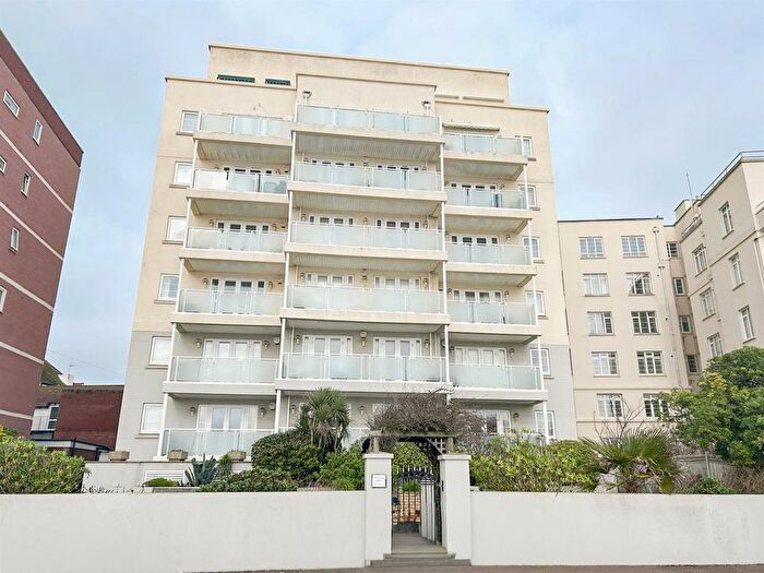 2 Bedroom Flat For Sale In Bedford Avenue, Bexhill-On-Sea, TN40