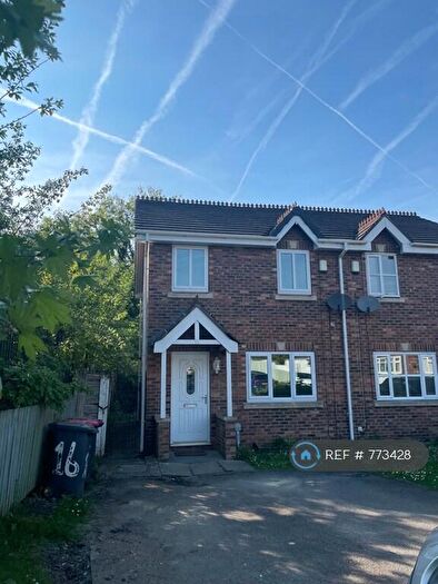 3 Bedroom Semi-Detached House To Rent In Mereclough Avenue, Worsley, Manchester, M28