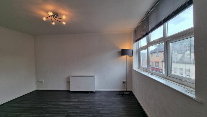 2 Bedroom Flat To Rent In High Street, Haverhill, CB9