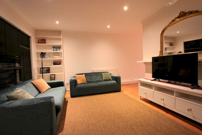 3 Bedroom Terraced House To Rent In Avenue Road, South Norwood, SE25