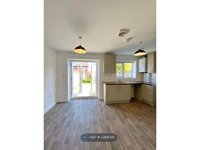 3 Bedroom Semi-Detached House To Rent In Pleasant Street, Widnes, WA8