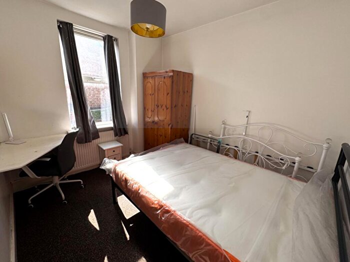 5 Bedroom Terraced House To Rent In Equity Road, West End, LE3