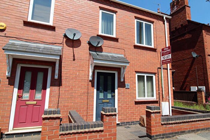 2 Bedroom End Of Terrace House To Rent In A High Street, Swadlincote, DE12