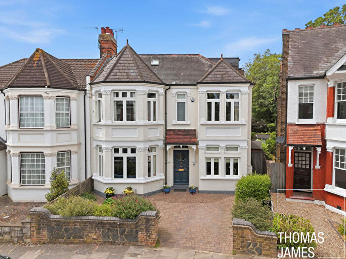 5 Bedroom Semi-Detached House For Sale In Conway Road, London, N14