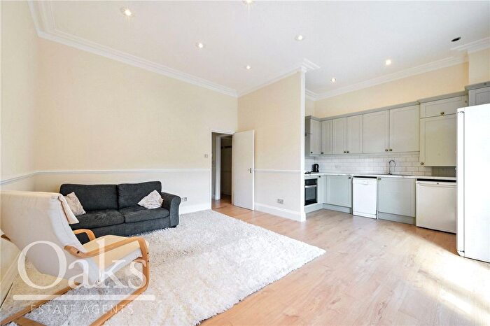 2 Bedroom Flat To Rent In Norwood Road, Herne Hill, SE24