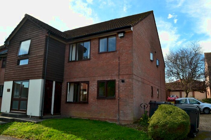 Studio To Rent In Bicknell Gardens, Yeovil BA21