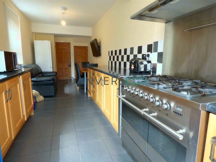 5 Bedroom Terraced House To Rent In Mayfield Road, Leicester, LE2