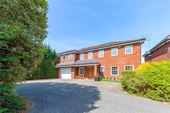 4 Bedroom Detached House To Rent In Cardinal Grove, St. Albans, AL3