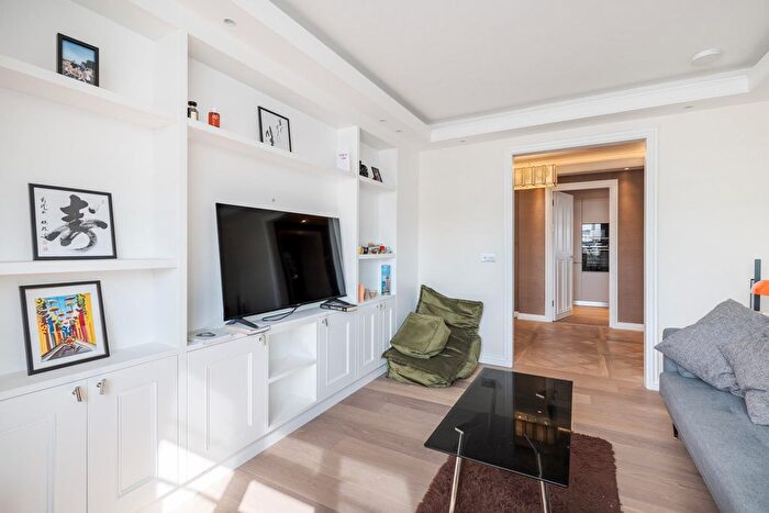2 Bedroom Flat To Rent In Marlborough Court, Pembroke Road London, W8
