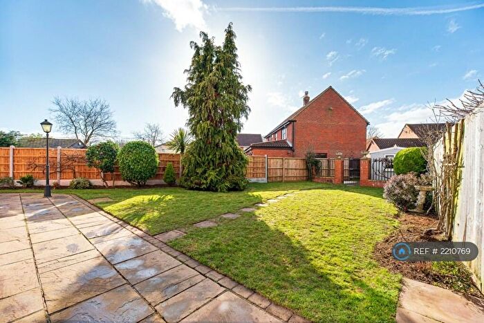 4 Bedroom Detached House To Rent In Moorescroft, Kelvedon Hatch, Brentwood, CM15