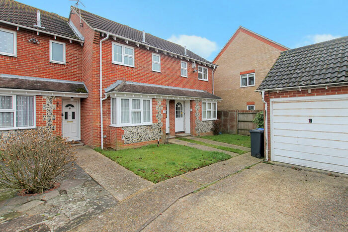 2 Bedroom Terraced House To Rent In Laurel Close, Worthing, BN13