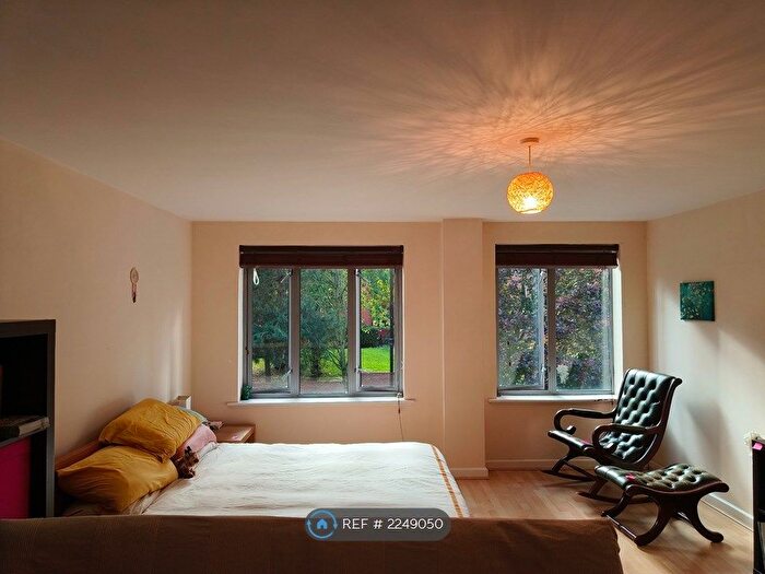 1 Bedroom Flat To Rent In Broadwalk, Birmingham, B1