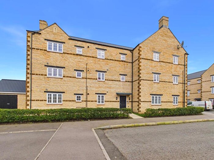2 Bedroom Flat For Sale In Snowdrop Way, Wootton, NN4