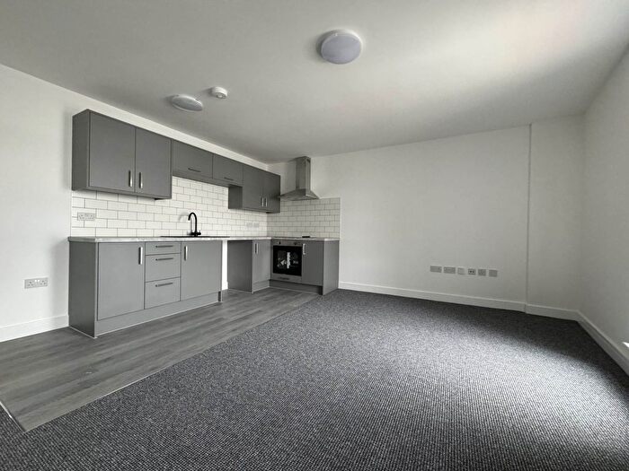 2 Bedroom Flat To Rent In Halesowen Road, Cradley Heat, B64