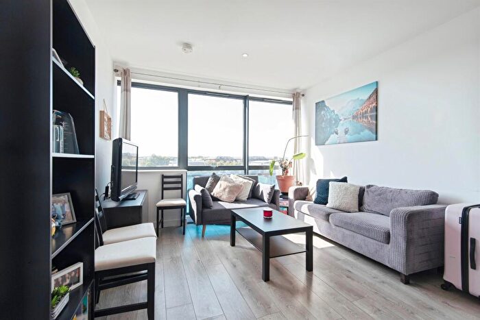 2 Bedroom Flat For Sale In Kings Road, Stevenage, SG1