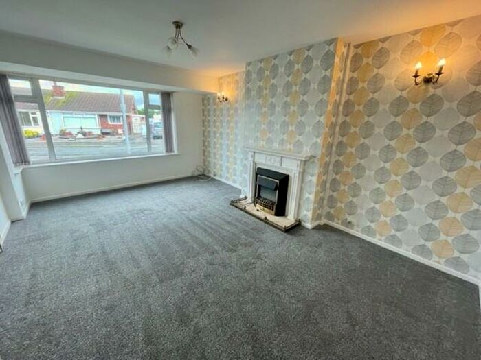 2 Bedroom Bungalow To Rent In Craig Y Don, Pensarn, LL22