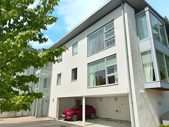 2 Bedroom Flat For Sale In Deeside Court, Dee Hills Park, Chester, CH3