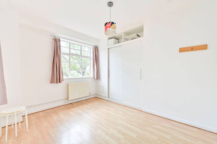 Studio For Sale In Orsett Terrace, Bayswater, London, W2