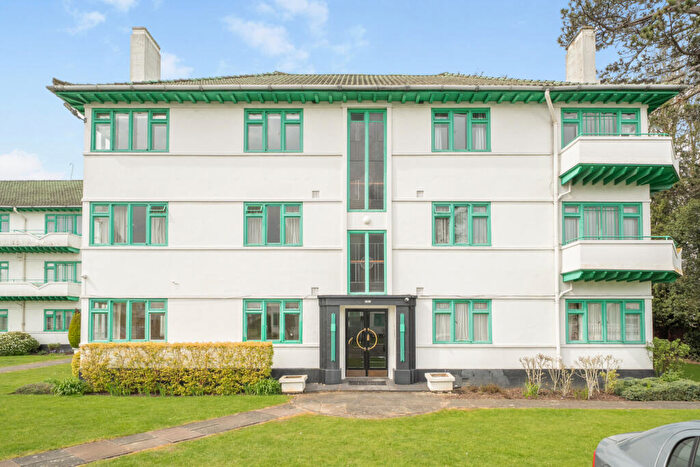 3 Bedroom Apartment For Sale In Elm Park Road, Pinner, HA5