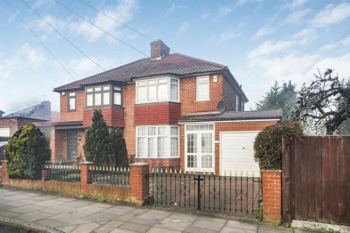 3 Bedroom Semi Detached House For Sale In Crossgate, Greenford, UB6