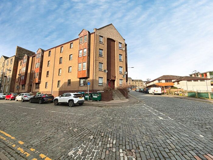 2 Bedroom Flat To Rent In Graham Place, Dundee, DD4