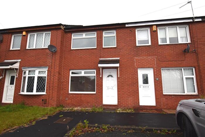 2 Bedroom Town House To Rent In Old Vicarage Mews, Westhoughton, Bolton, BL5