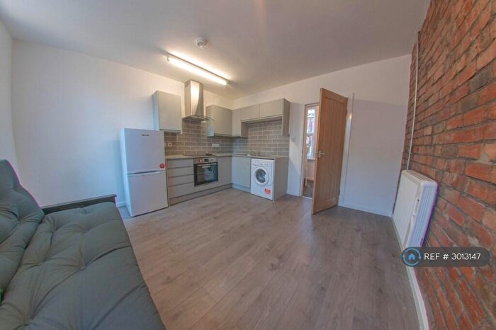 1 Bedroom Flat To Rent In Hyde Park Corner, Leeds, LS6
