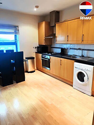 2 Bedroom Flat To Rent In Hatfield Road, London, E15