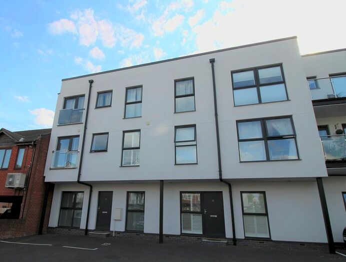 1 Bedroom Flat To Rent In Church Road, Fleet, GU51