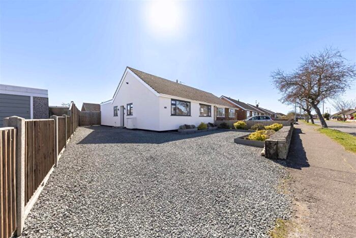 3 Bedroom Semi-Detached Bungalow For Sale In Tiercel Avenue, Sprowston, NR7