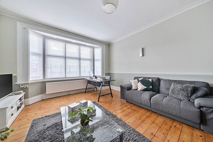 2 Bedroom Flat To Rent In Russell Square Mansions, Bloomsbury, London, WC1B