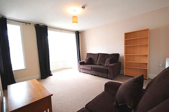 1 Bedroom Flat To Rent In Spacious Bed Flat, North Parade, SY23