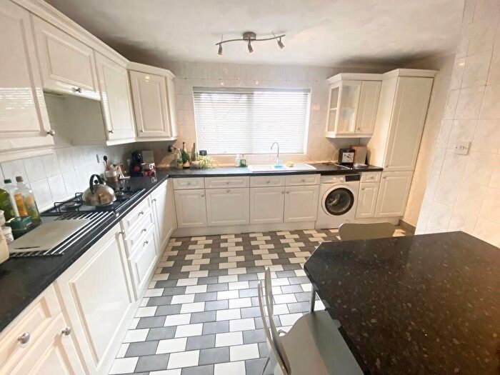4 Bedroom Terraced House To Rent In Nursery Road, London, N2