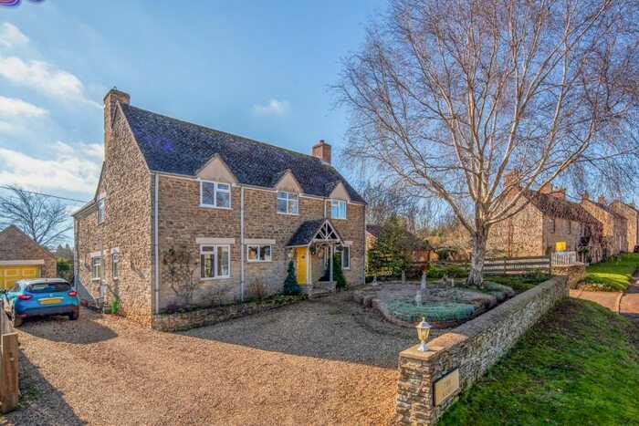 4 Bedroom Detached House For Sale In Middle Aston, OX25