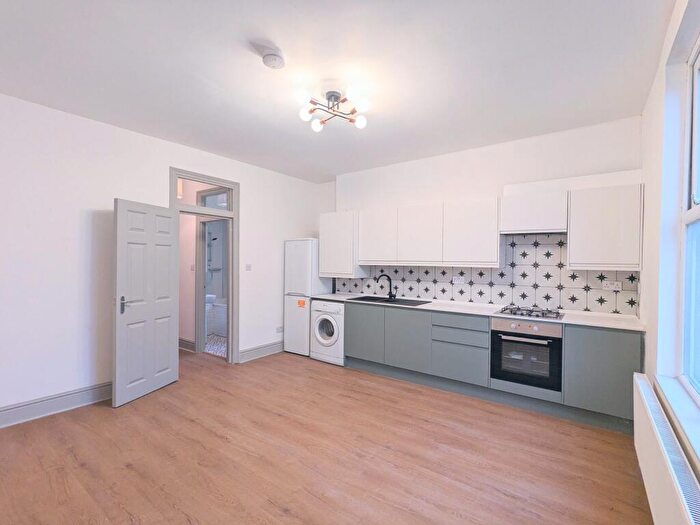 3 Bedroom Flat To Rent In Bignor St, Manchester, M8