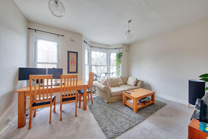 2 Bedroom Flat To Rent In Eversleigh Road, Battersea, SW11