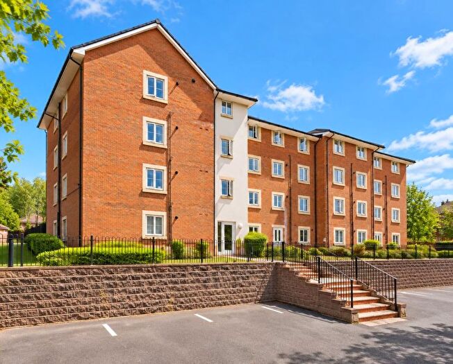 2 Bedroom Flat For Sale In Plantation Close, Bushey, WD23