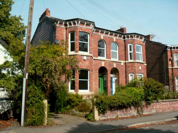 7 Bedroom Semi-Detached House To Rent In Parsonage Road, Withington, M20