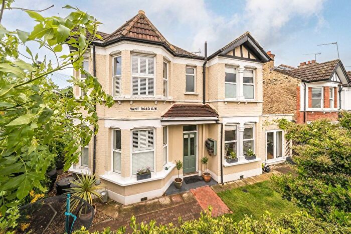 3 Bedroom End Of Terrace House For Sale In Eswyn Road, Tooting, SW17