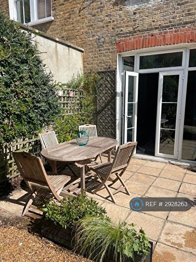 2 Bedroom Flat To Rent In Clapham South, London, SW12