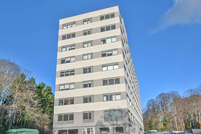 1 Bedroom Flat For Sale In Regent House, Hubert Road, Brentwood, CM14