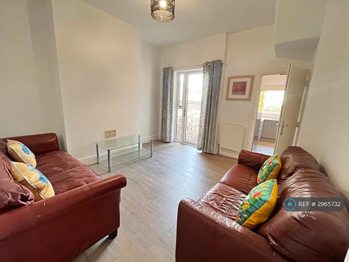 5 Bedroom End Of Terrace House To Rent In Cambridge Road, Bristol, BS7
