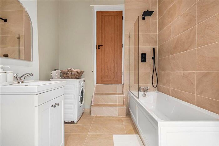 4 Bedroom House To Rent In Parkdale Road, Plumstead, SE18