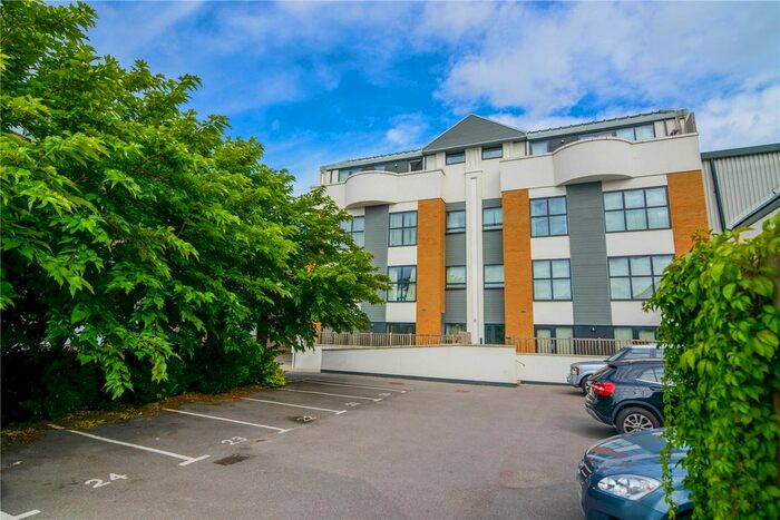 2 Bedroom Flat To Rent In Lower Richmond Road, Richmond, TW9