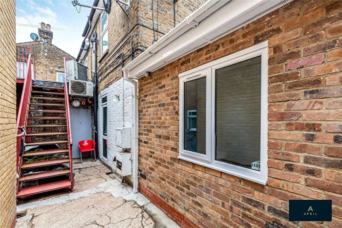 1 Bedroom Apartment To Rent In High Road Leyton, London, E10