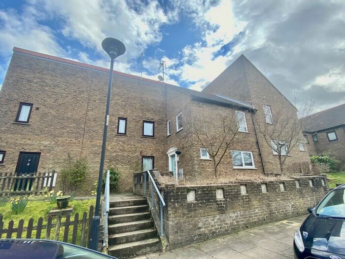 4 Bedroom House To Rent In Nursery Road, N2