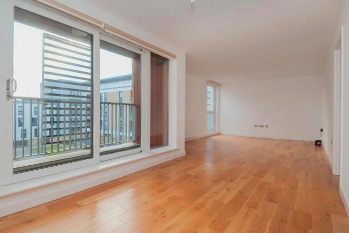 2 Bedroom Flat To Rent In Kimmerghame Place, Edinburgh, EH4