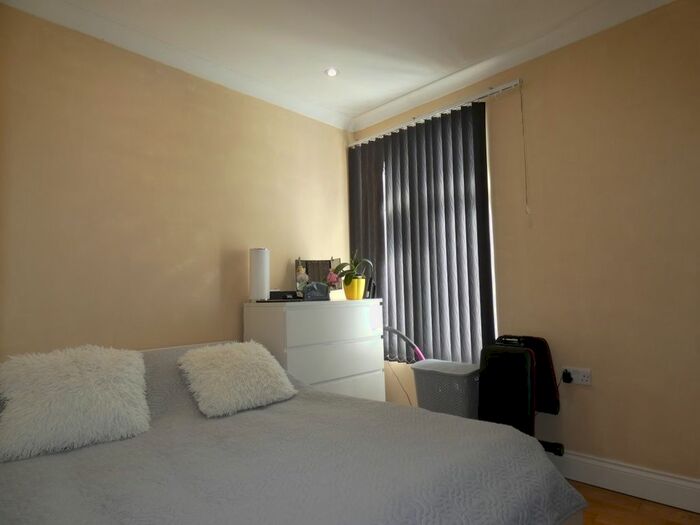 1 Bedroom Flat To Rent In Greenford Avenue, London, W7